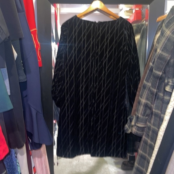 Ann Taylor Velvet Shift Dress Sz.6 - Picture 3 of 3